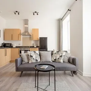 Modern & Bright 1 Bed For 4 Close To Centre! Apartamento