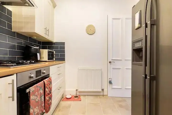 Emilys Apartment Edinburgh